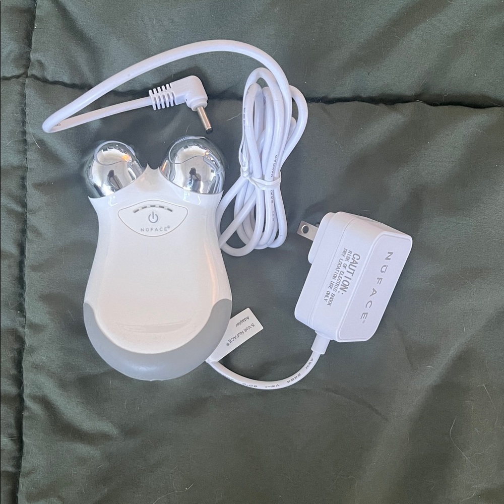 NuFace Mini Facial Toning Device